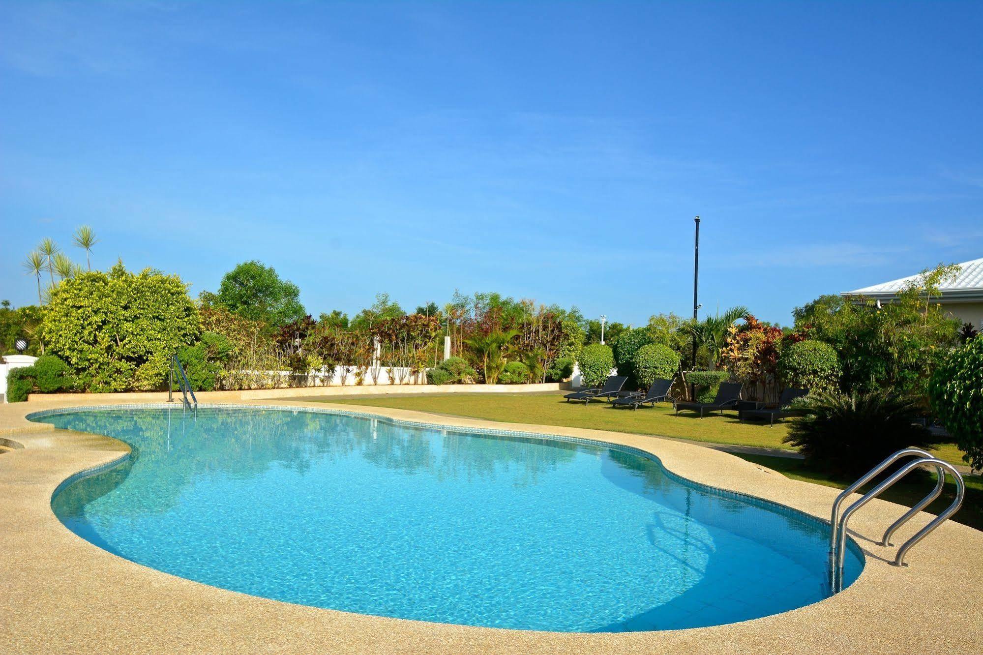Olivia Resort Serviced Apartments And Bungalows Panglao City Exterior foto