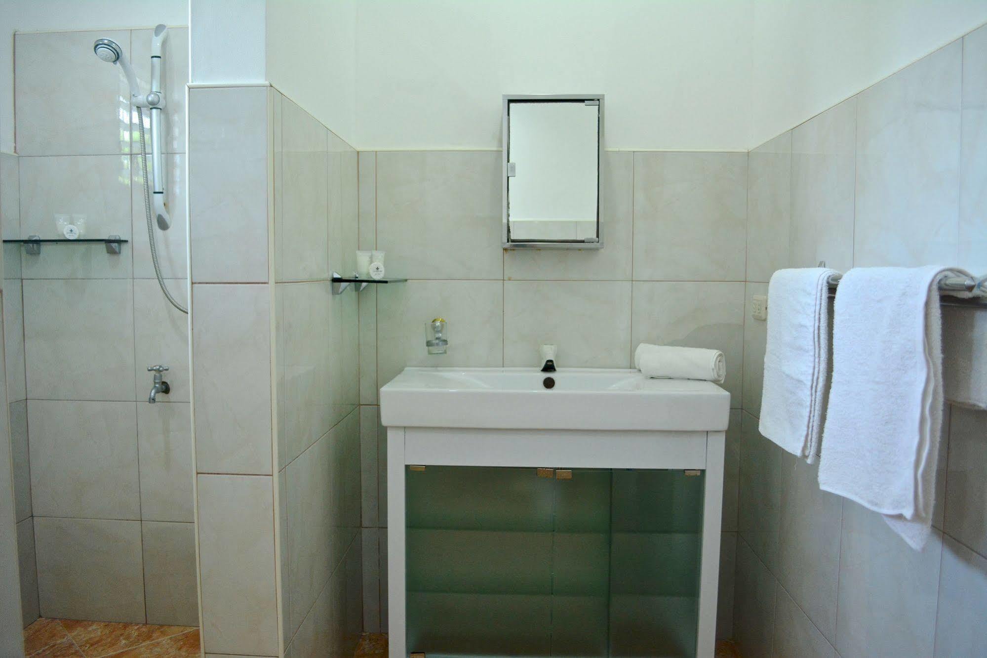 Olivia Resort Serviced Apartments And Bungalows Panglao City Exterior foto