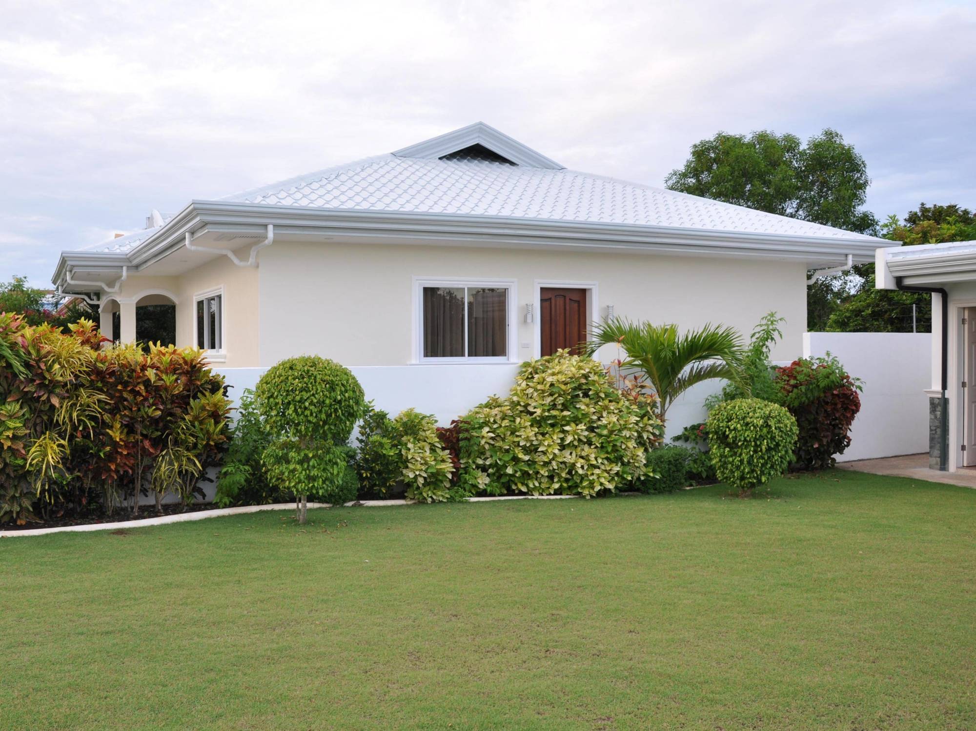 Olivia Resort Serviced Apartments And Bungalows Panglao City Exterior foto